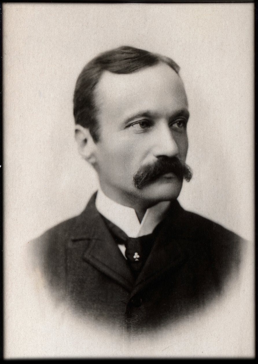 Retrato de Arrigo Boito (1842-1918), poeta, jornalista, romancista e compositor italiano. de French Photographer