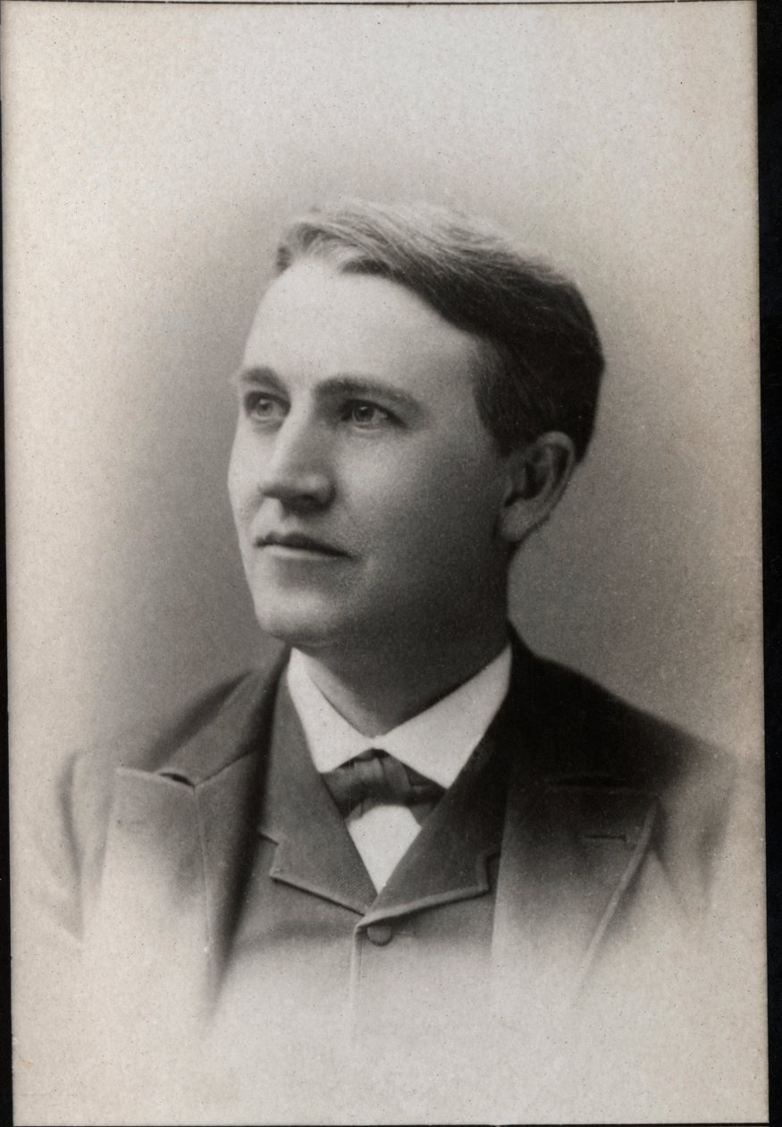 Retrato de Thomas Edison (1847-1931), físico americano. de French Photographer