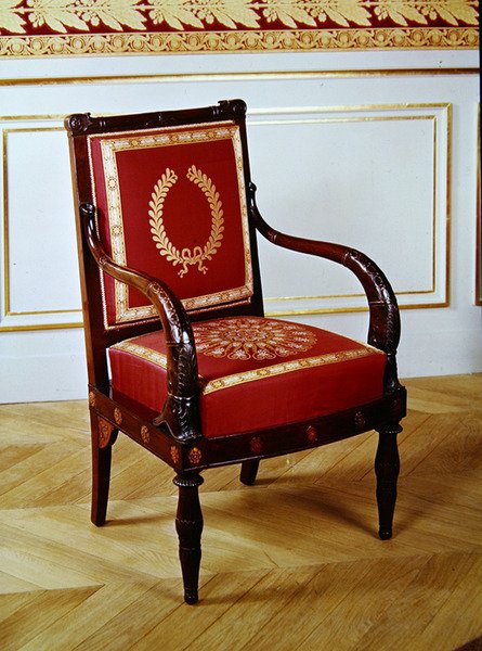Cadeira de estilo imperial (estofos em mogno e bordados) de French School