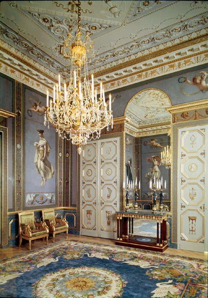 Interior da sala de música no apartamento de Hortense de Beauharnais (1783-1837) 1803-10 de French School