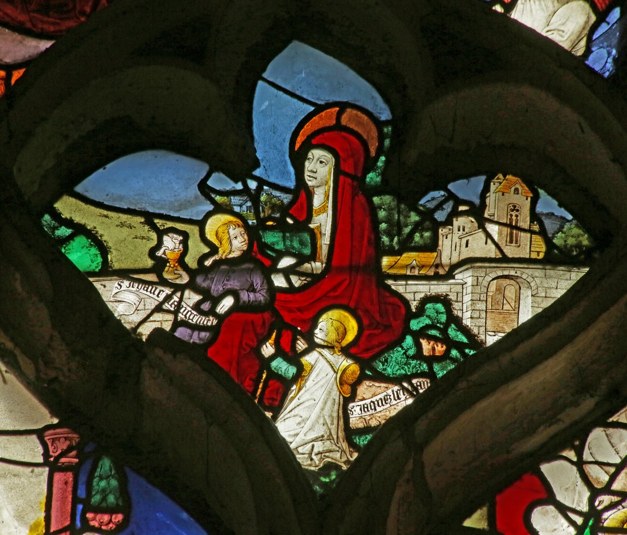 Janela representando Maria Salomé e seus dois filhos: São João e São Tiago de French School