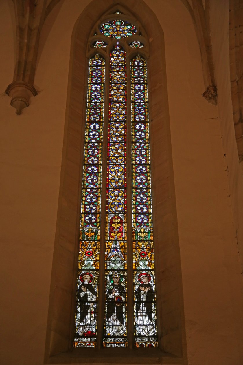 Janela representando São João Dominici, São Benedito XI e possivelmente Bienheureux Reginald de French School