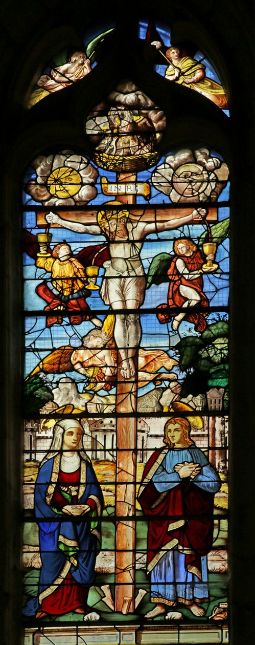 Janela retratando a crucificação com sol, lua, São João, Virgem Maria, anjos e cálices de French School