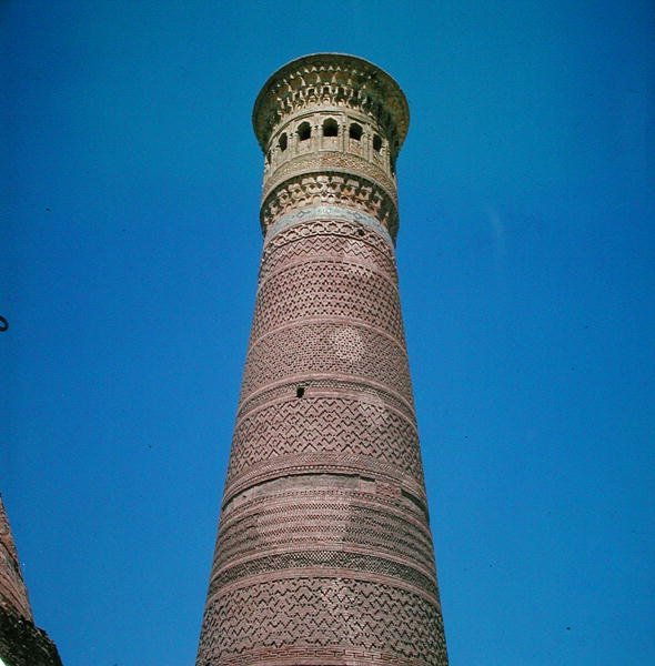 O Minarete Kalyan, construído em 1127 de Islamic School