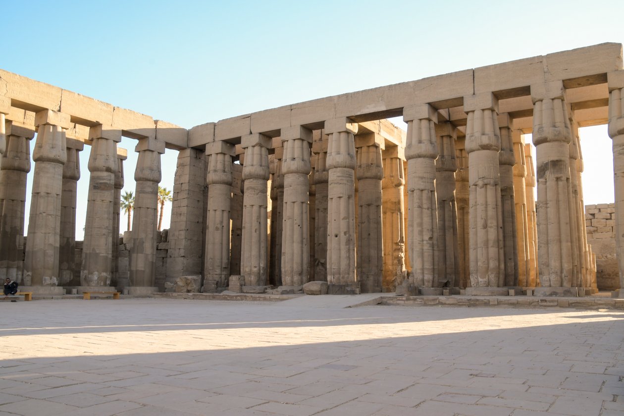 Templo de Luxor, arquitetura do Antigo Egito em Luxor de Albert Mansour