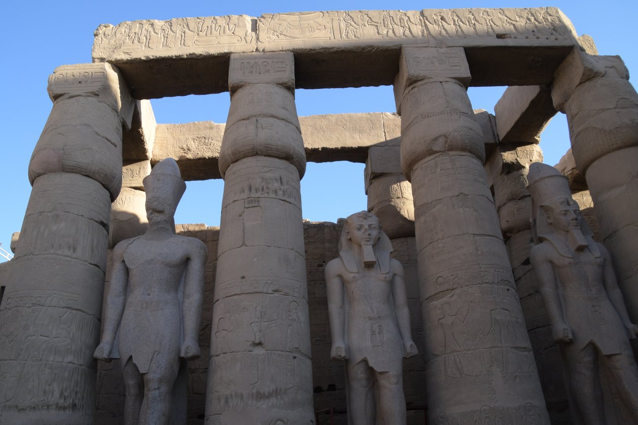 Templo de Luxor, arquitetura do Antigo Egito em Luxor de Albert Mansour