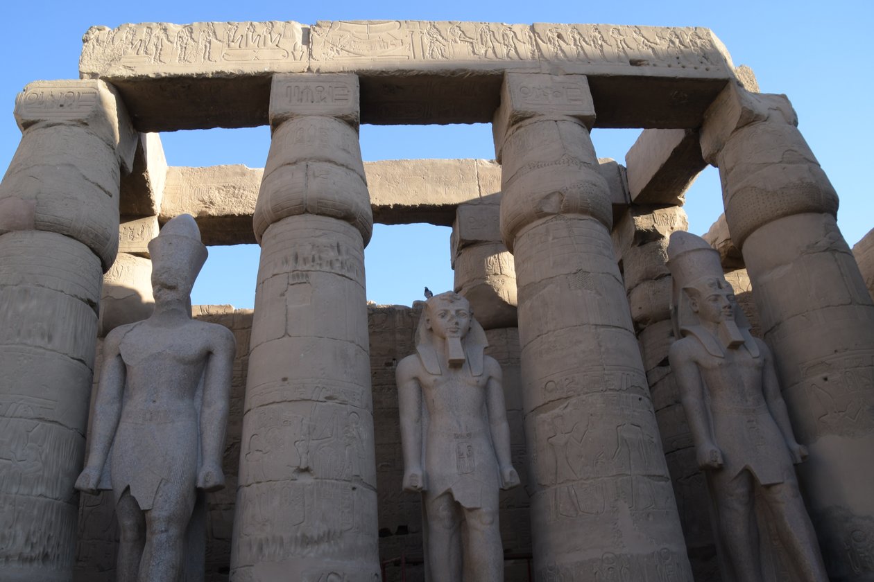 Templo de Luxor, arquitetura do Antigo Egito em Luxor de Albert Mansour