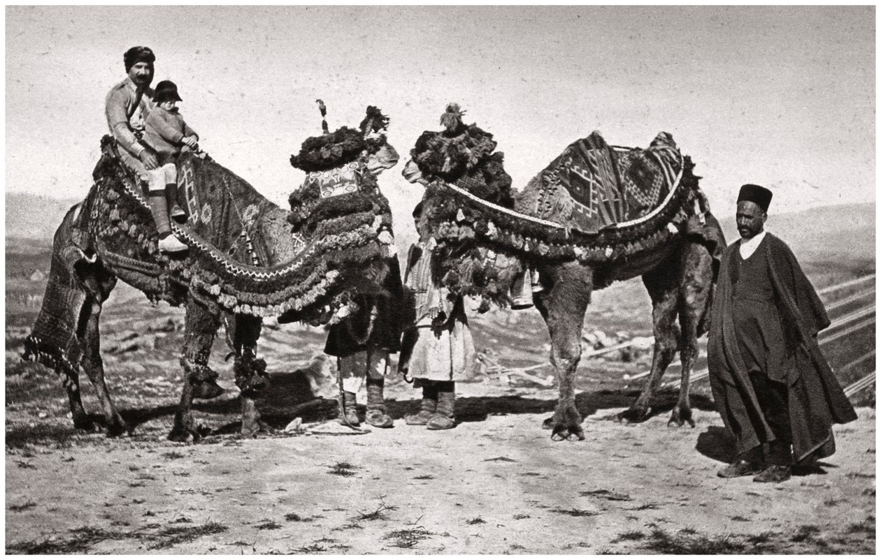 Peregrinos com seus camelos a caminho de Karbala, Iraque, 1925 de A. Kerim