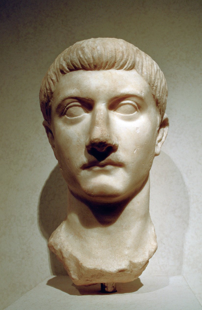 Cabeça do imperador romano Tibério de A. Lorenzini