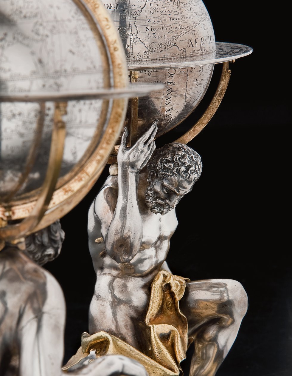 Dois globos terrestres e celestes excepcionais, apoiados por Hércules e Atlas, Augsburg de Abraham Drentwett