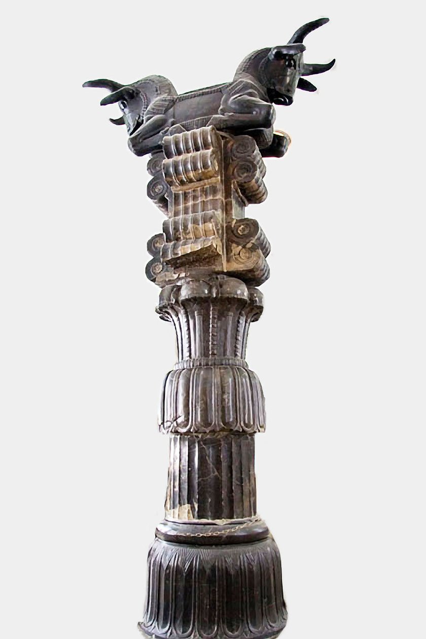 Coluna de pedra de Persépolis de Achaemenid
