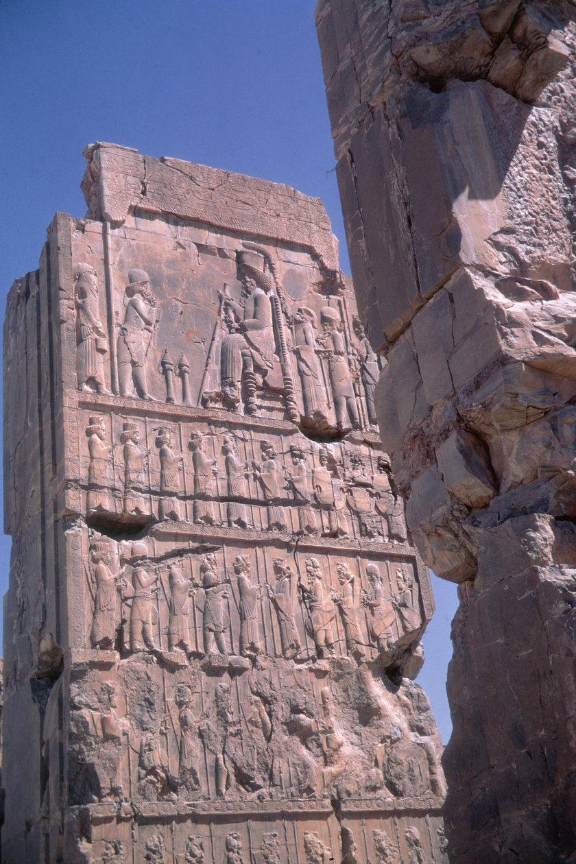 Pilar alívio do Palácio de Dario, Persépolis, Irã de Achaemenid