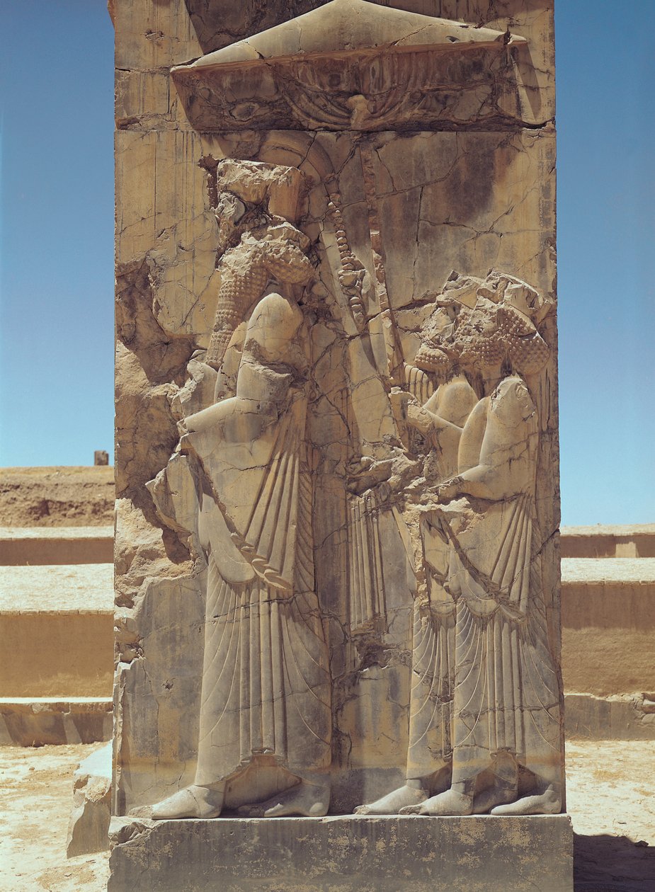 Relief retratando Xerxes I (c.519-465 aC) com dois atendentes de Achaemenid
