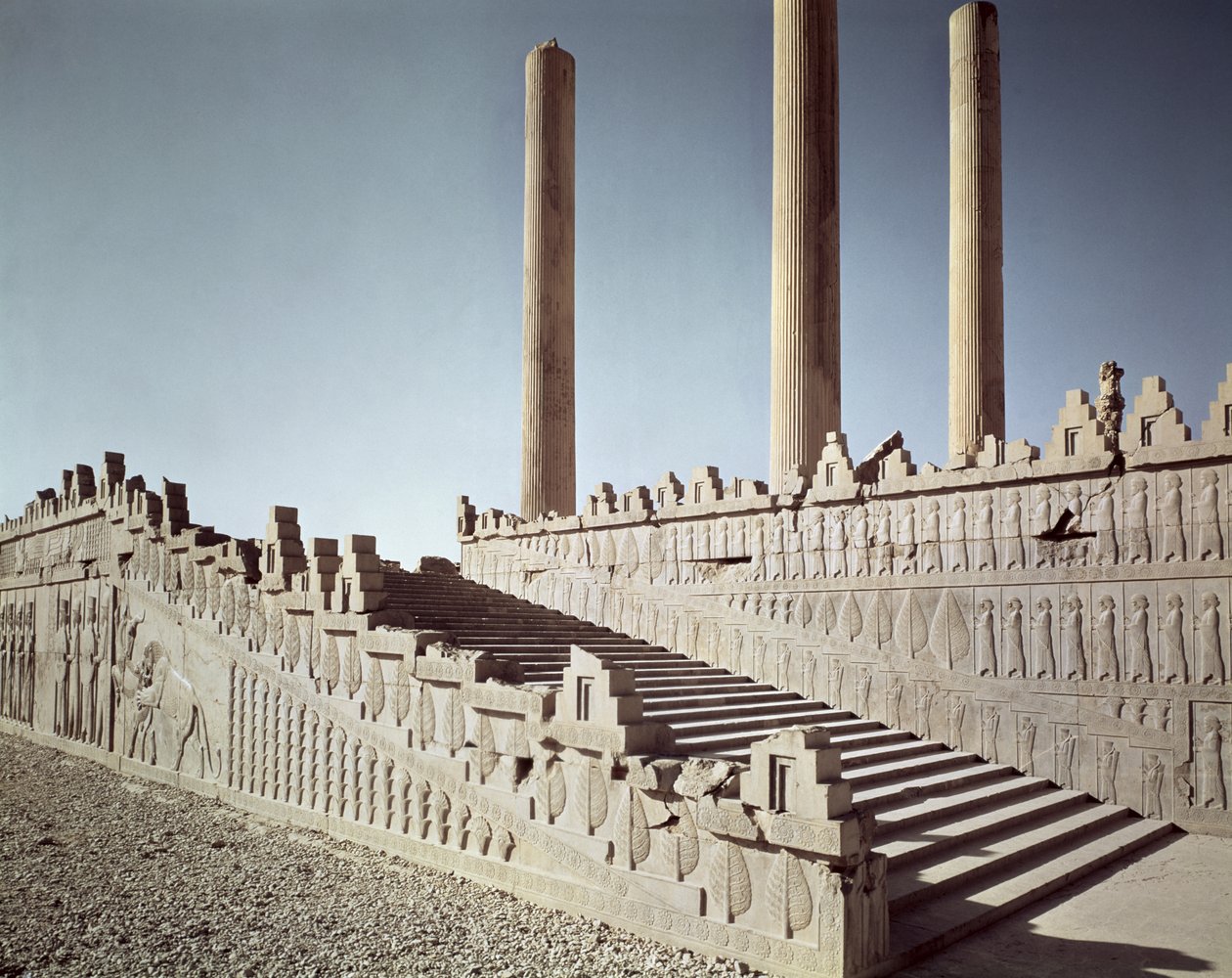 Vista da escadaria leste da Apadana (Auditório) c.515 aC de Achaemenid