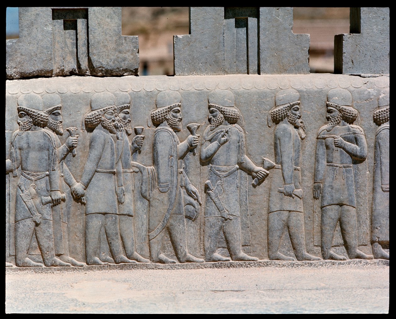 Vista dos relevos das escadas do norte de Achaemenid