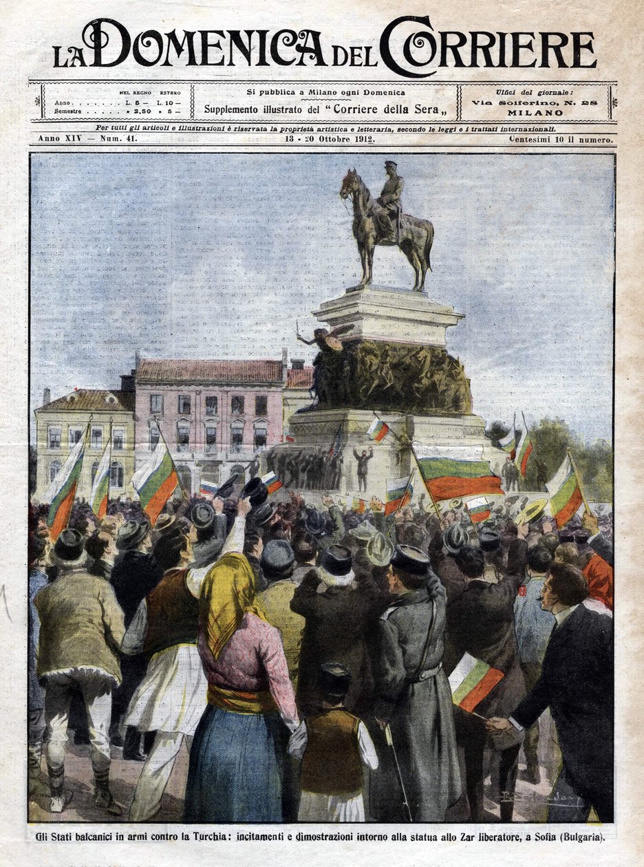 Primeira Guerra dos Balcãs: manifestações diante da estátua do Czar em Sófia, Bulgária - Ilustração de Beltrame em La Domenica del Corriere - Outubro 1912 (Primeira Guerra dos Balcãs: manifestação em Sófia, Bulgária) de Achille Beltrame