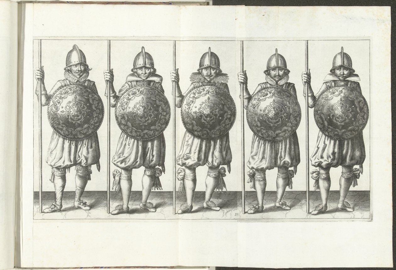 O exercício com escudo e lança: cinco soldados de pé lado a lado em linha com a lança na mão direita descansando no chão e o escudo em frente ao peito (n.º 31), 1618
De Nassausche Wapen-Handelinge, van Schilt, Spies, Rappier ende Targe : beyde f de Adam van Breen