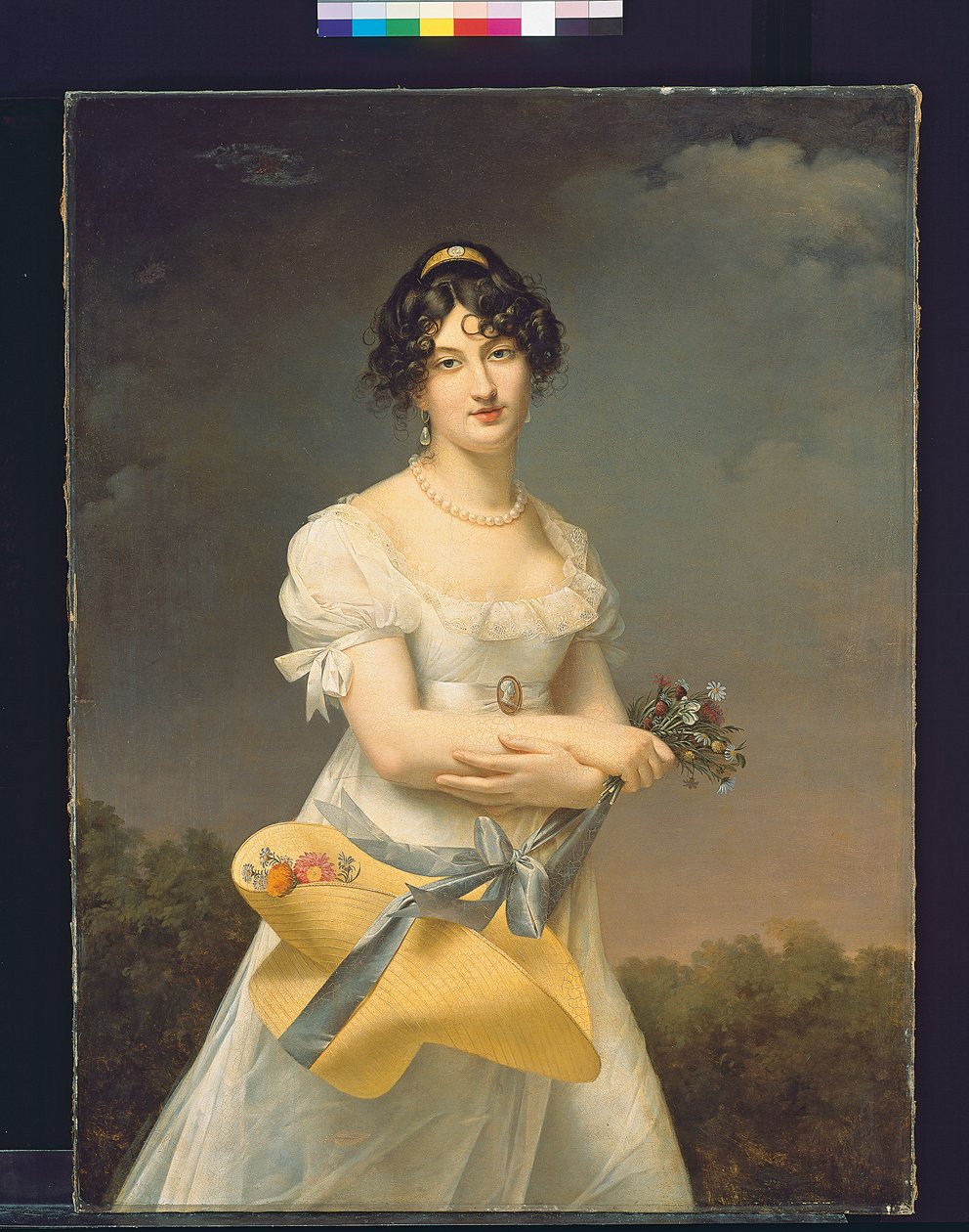 Retrato de Amélie-Justine Laidin de la Bouterie, nee Pontois, segurando um chapéu cheio de flores de Adele Romany