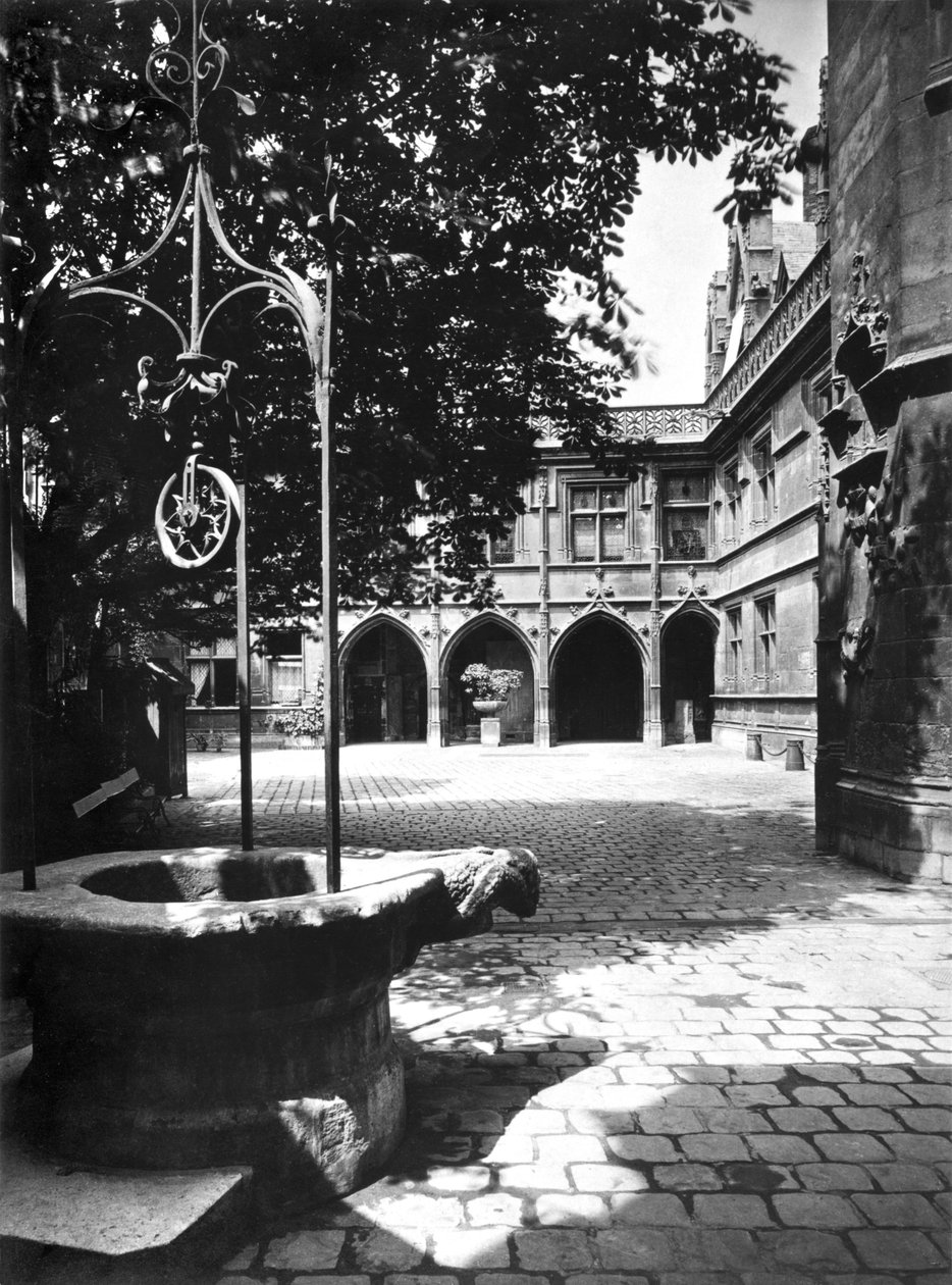 Cluny Hotel visto do pátio, Paris de Adolphe Braun