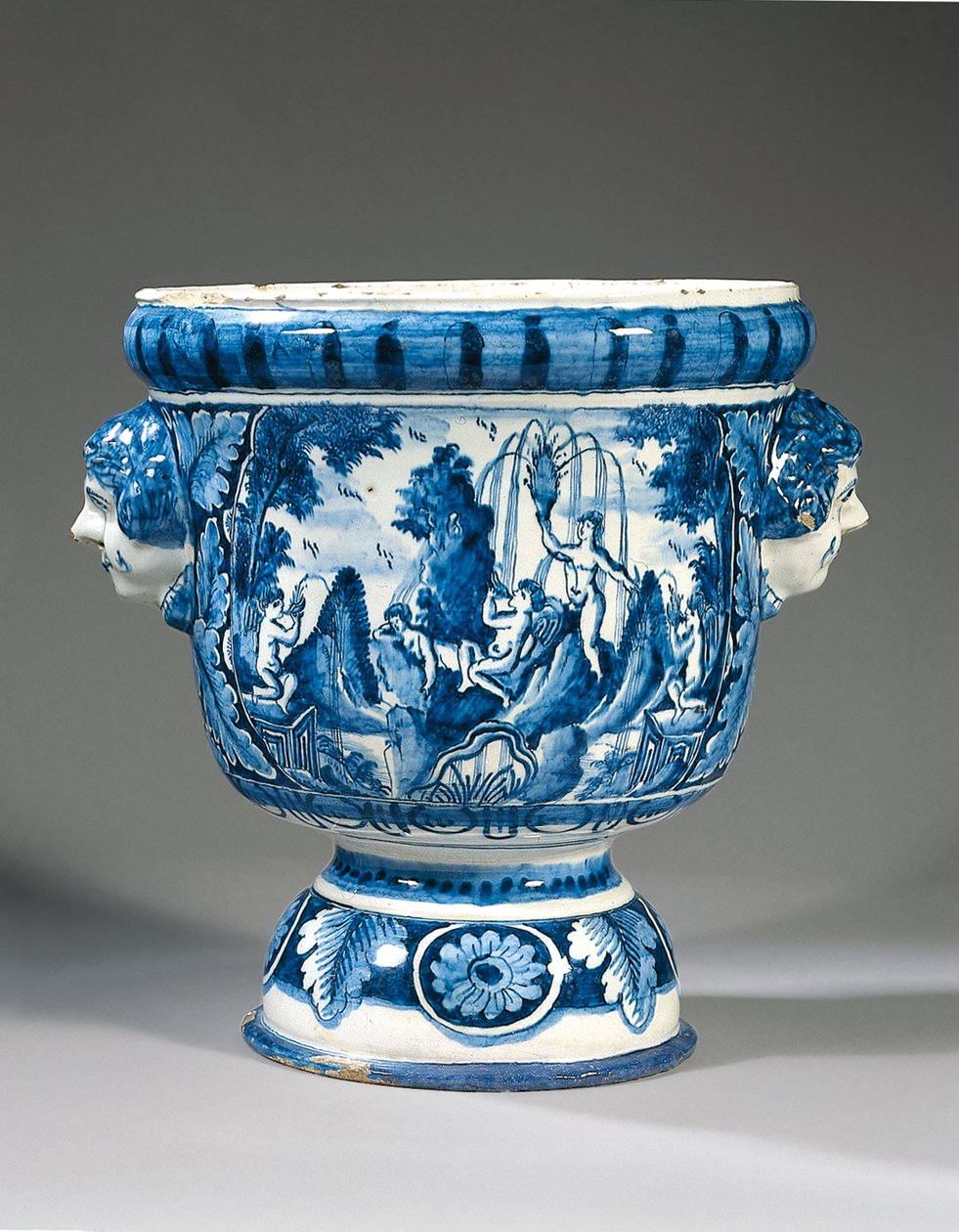 Urna de jardim com pedestal mitológico de duas alças azul e branca Delft de Adriaen (fl.1868 d.1701) (attr.to) Kocks