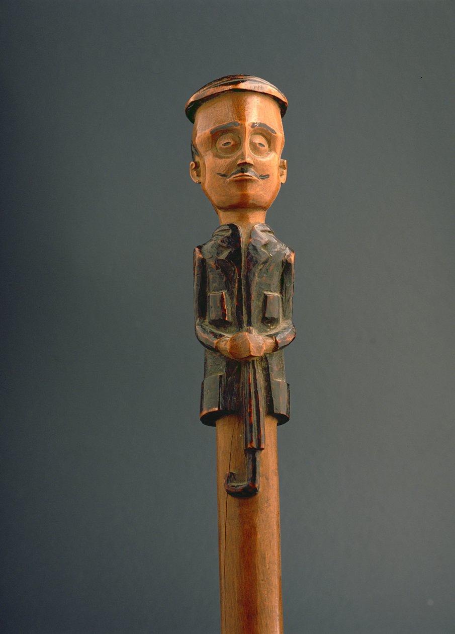 Ficar com uma figura de um homem Europeu, de boné e segurando um guarda-chuva, Ovimbundu, Angola, final do século 19 (madeira) de African