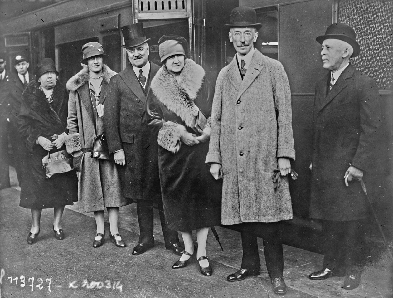 Louis-Alexandre Taschereau, primeiro-ministro de Quebec, e sua esposa Adine Dionne, em Londres, 14 de outubro de 1926 de Agence Rol