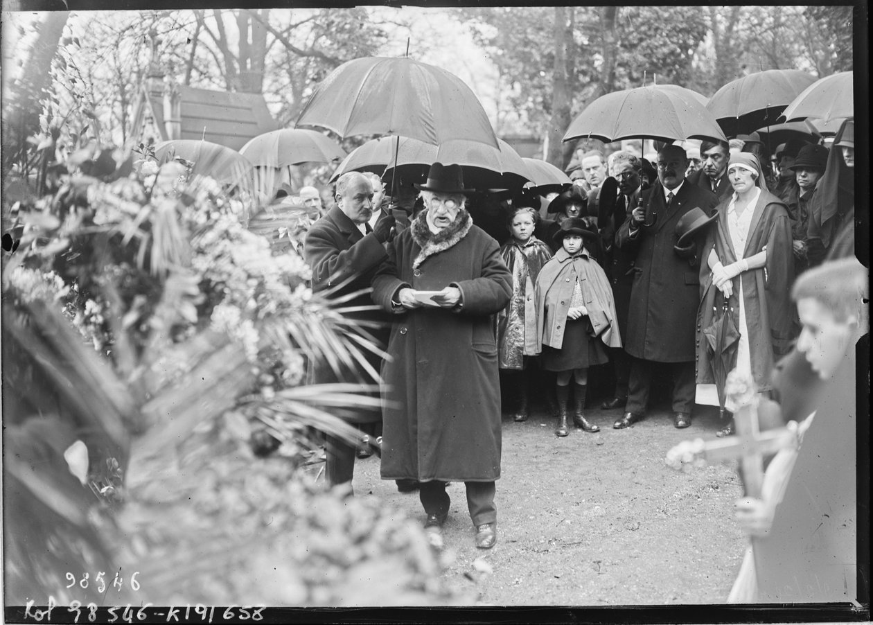 funeral de Georges-Victor Hugo, discurso de Gustave Simon no cemitério Père-Lachaise de Agence Rol
