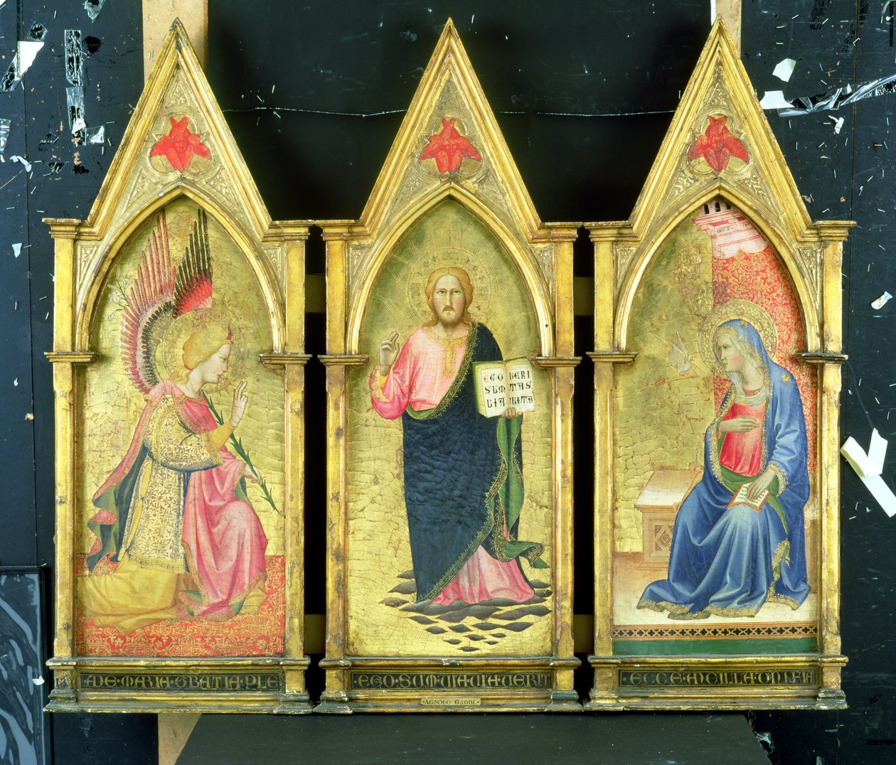 O Arcanjo Gabriel; Cristo Redentor; A Virgem Anuncia em painéis dourados, de Agnolo Gaddi
