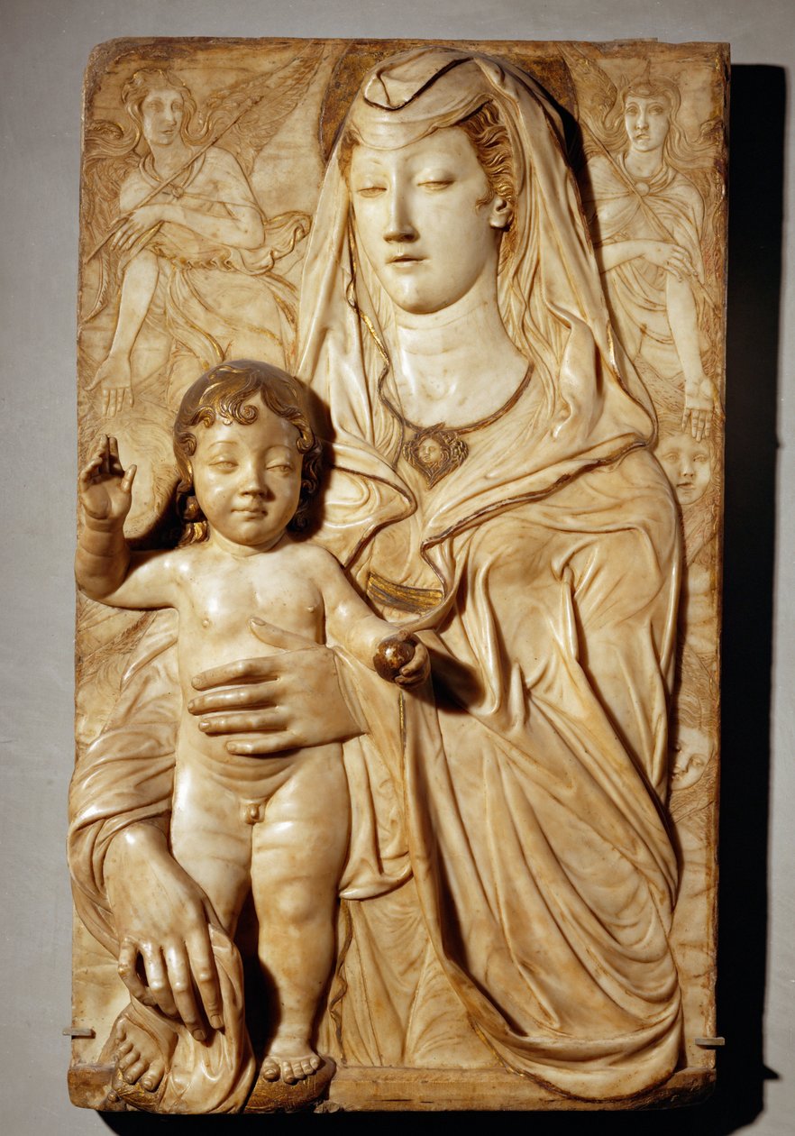 Virgem e menino entre dois anjos Mármore. Rot. 5 ... de Agostino di Duccio