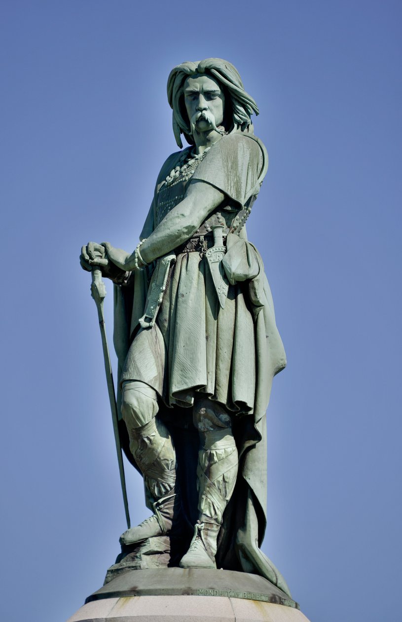 Estátua colossal de Vercingetorix (72-46 a.C.), líder galego - Escultura de Millet Aime (1819-1891) 6,60 m de altura erige em 1865 na parte oeste do Mont Auxois (base 7 m de altura por Viollet Le Duc) Alise Sainte Reine 1865 de Aime Millet