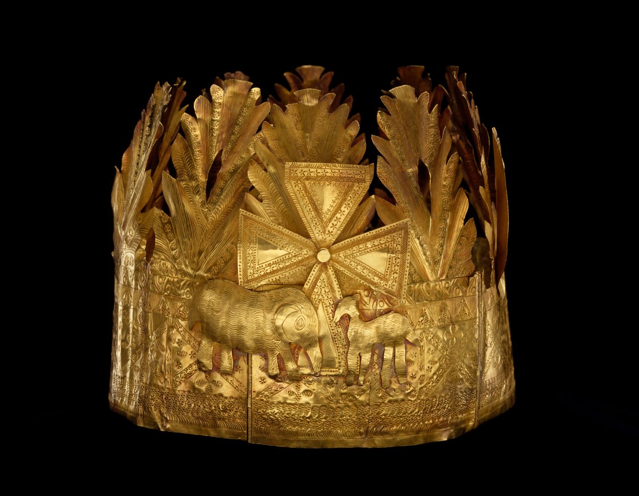 Coroa, Gana Togo, c.1900-50 (folha de ouro) de Akan School