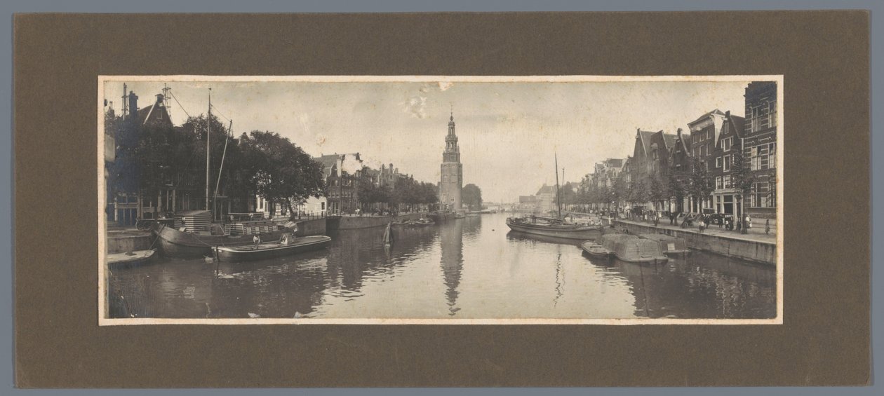 Vista do Oude Schans e do Montelbaanstoren, visto em direção ao IJ, Amsterdã de Alb. Kapteijn (attributed to)