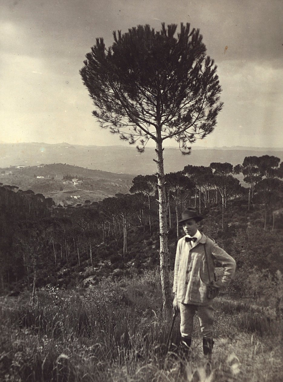Do álbum "Ricordi fiorentini" (Memórias de Florença), retrato do pintor Memo Ghini no país, 27/08/1919 (foto a p/b) de Alberto Fierli