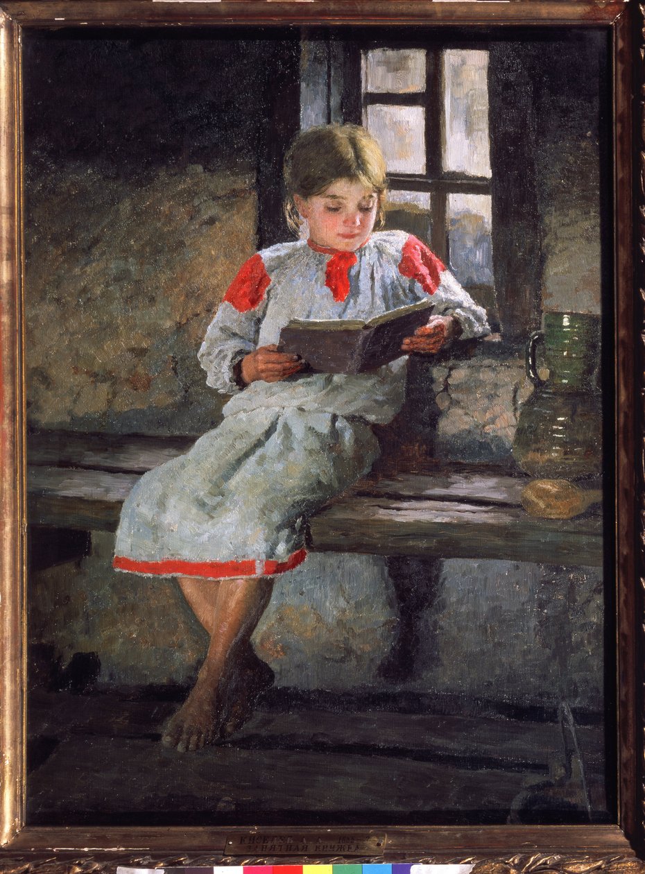 Uma Leitura Maravilhosa. Uma menina sentada junto à janela, absorvida na história do seu livro. Pintura de Alexander Alexeyevich Kiselev (1855 - depois de 1918), óleo sobre tela, ca. 1890. Arte russa do século XIX. Estado Tretyakov Ga de Alexander Alexeyevich Kiselev