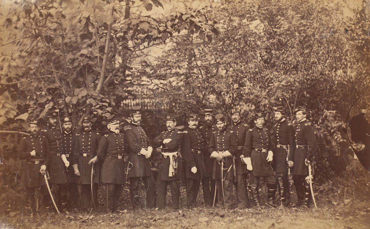 General McClellan e Estado-Maior, ca. 1863. de Alexander Gardner.