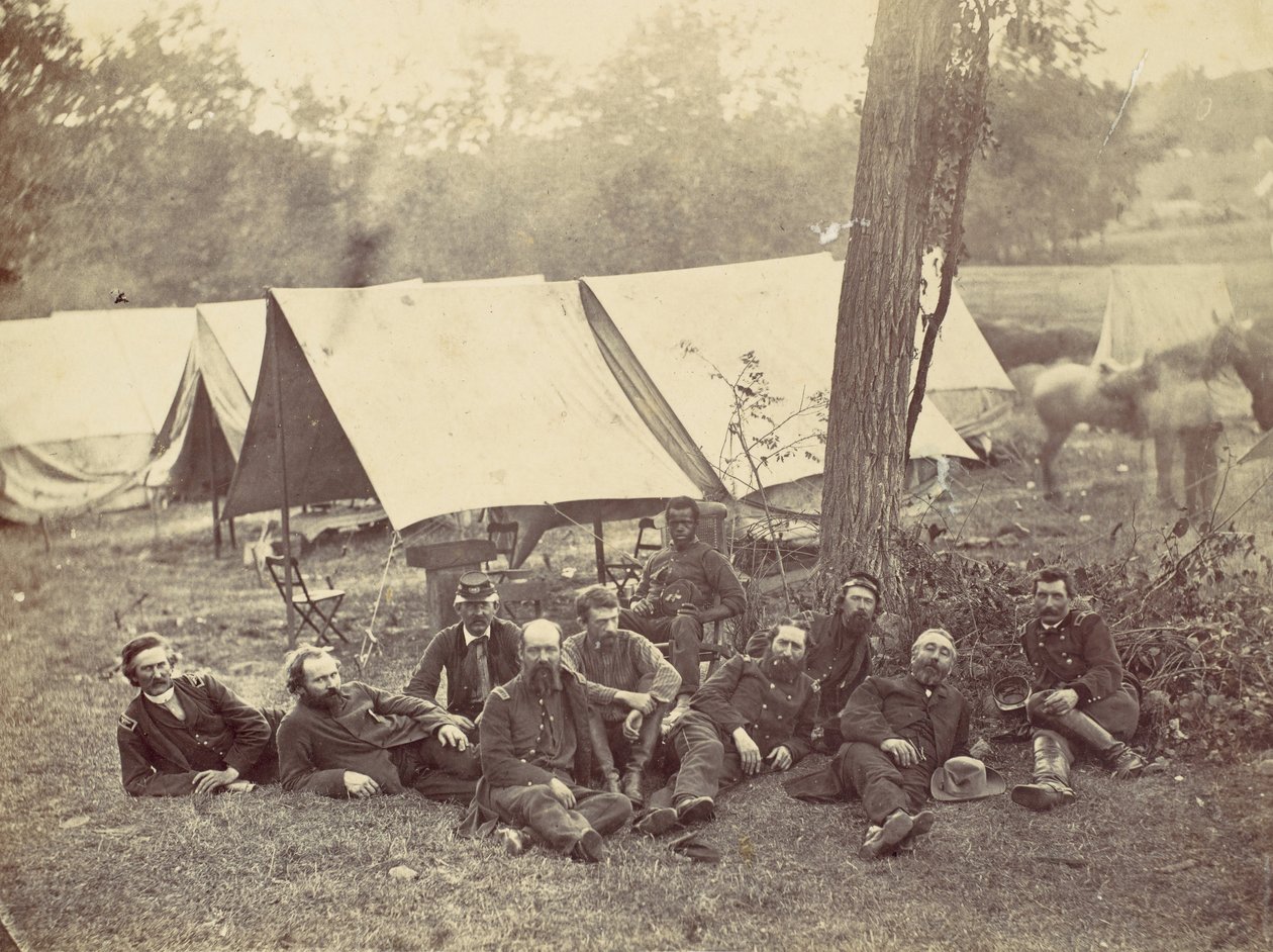 Grupo na Sede do Exército do Potomac, Antietam, outubro de 1862, 1862. de Alexander Gardner