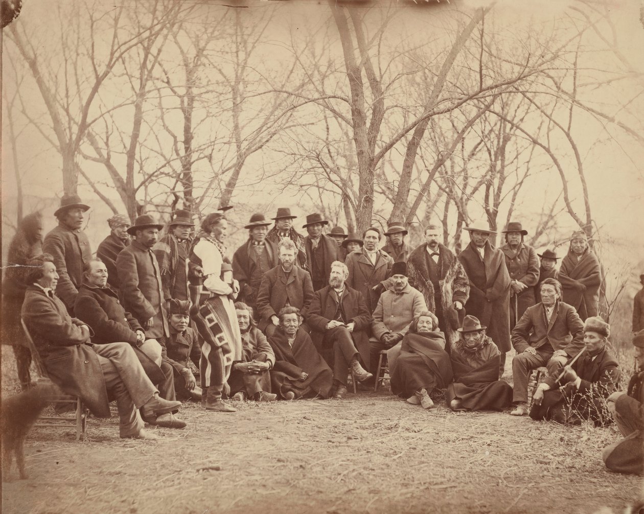 Índios com agentes do governo, início da década de 1860. de Alexander Gardner