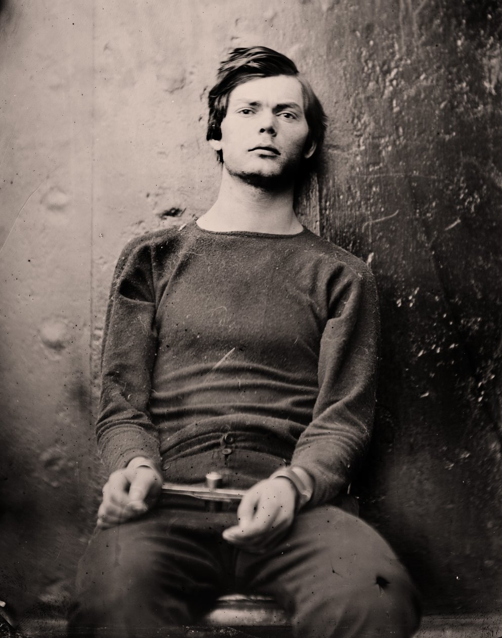 Lewis Powell em ferros de pulso a bordo do USS Saugus, 1865 de Alexander Gardner