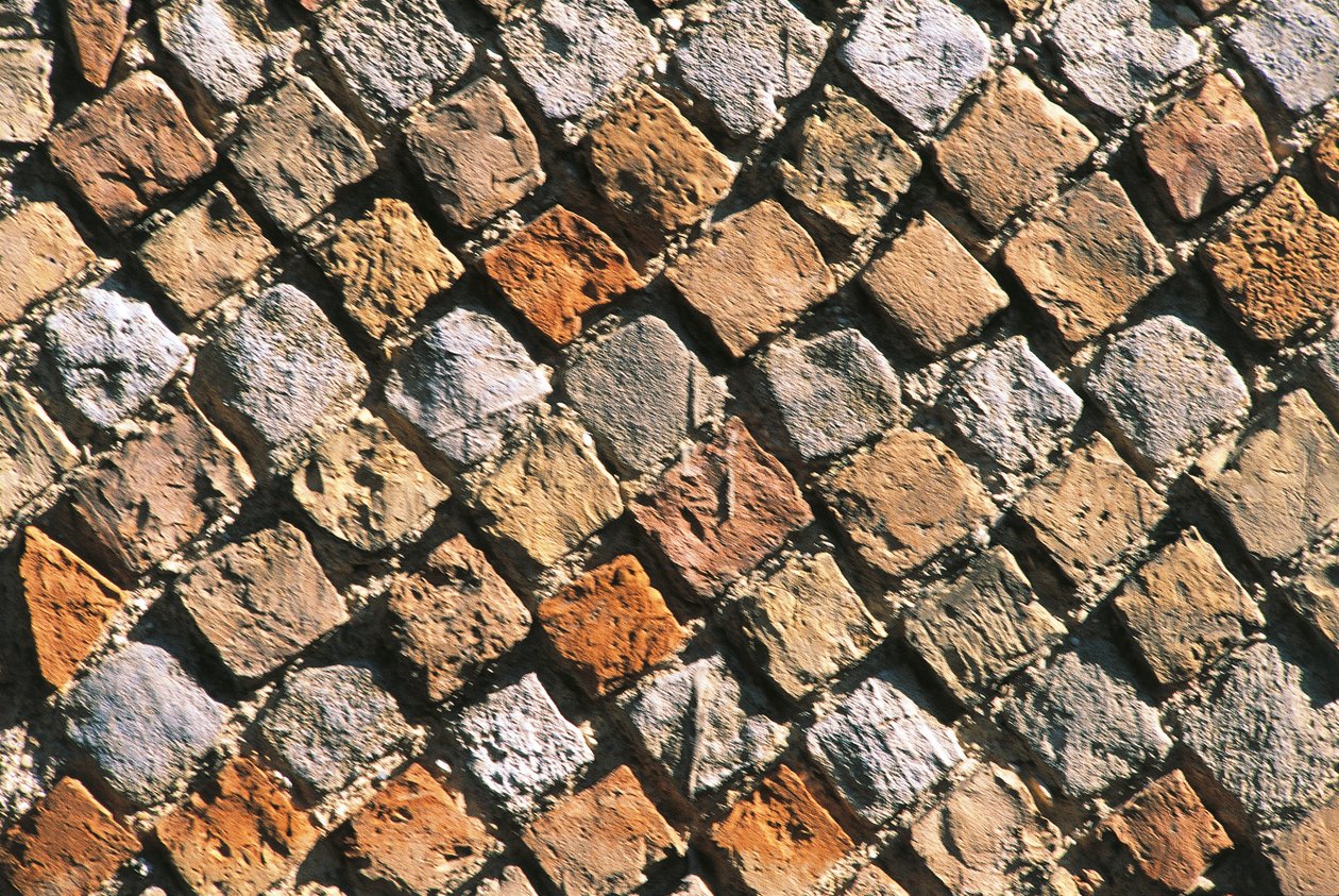 Grande plano de um piso de opus reticulatum. Acrópole de Civitella, Itália, Região de Abruzzo, Chieti de Nicolas Toussaint Charlet