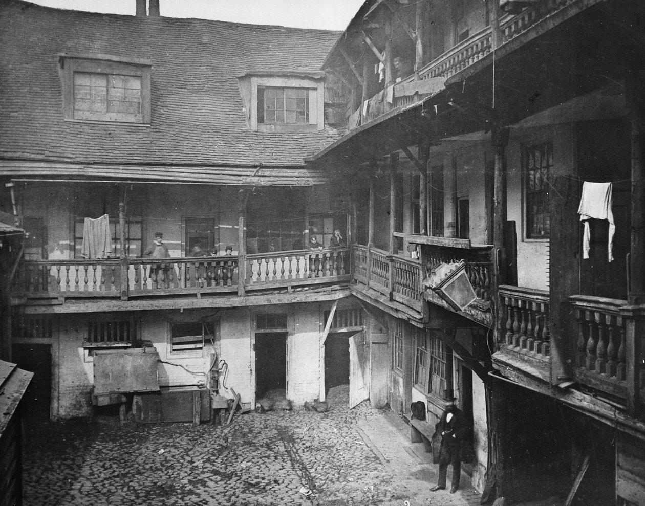 The Oxford Arms, Warwick Lane, 1875 de Alfred and John Bool