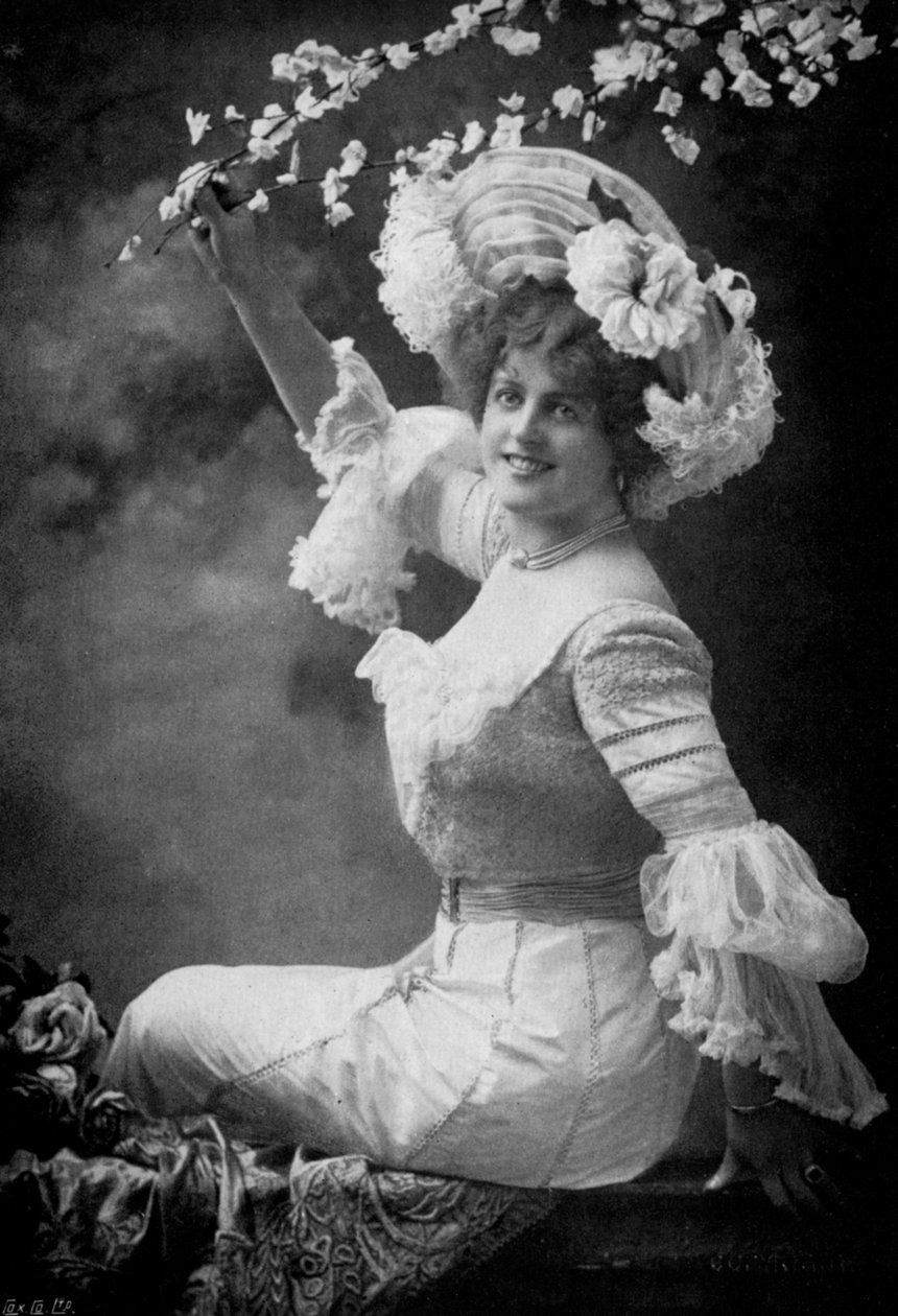 Marie Studholme 1875-1930, atriz de teatro inglesa, 1902-1903. de Alfred Ellis and Walery
