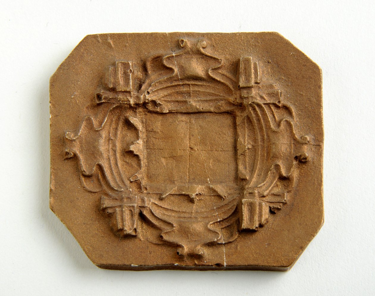 Maquete para uma placa octogonal (gesso dourado) de Alfred Gilbert