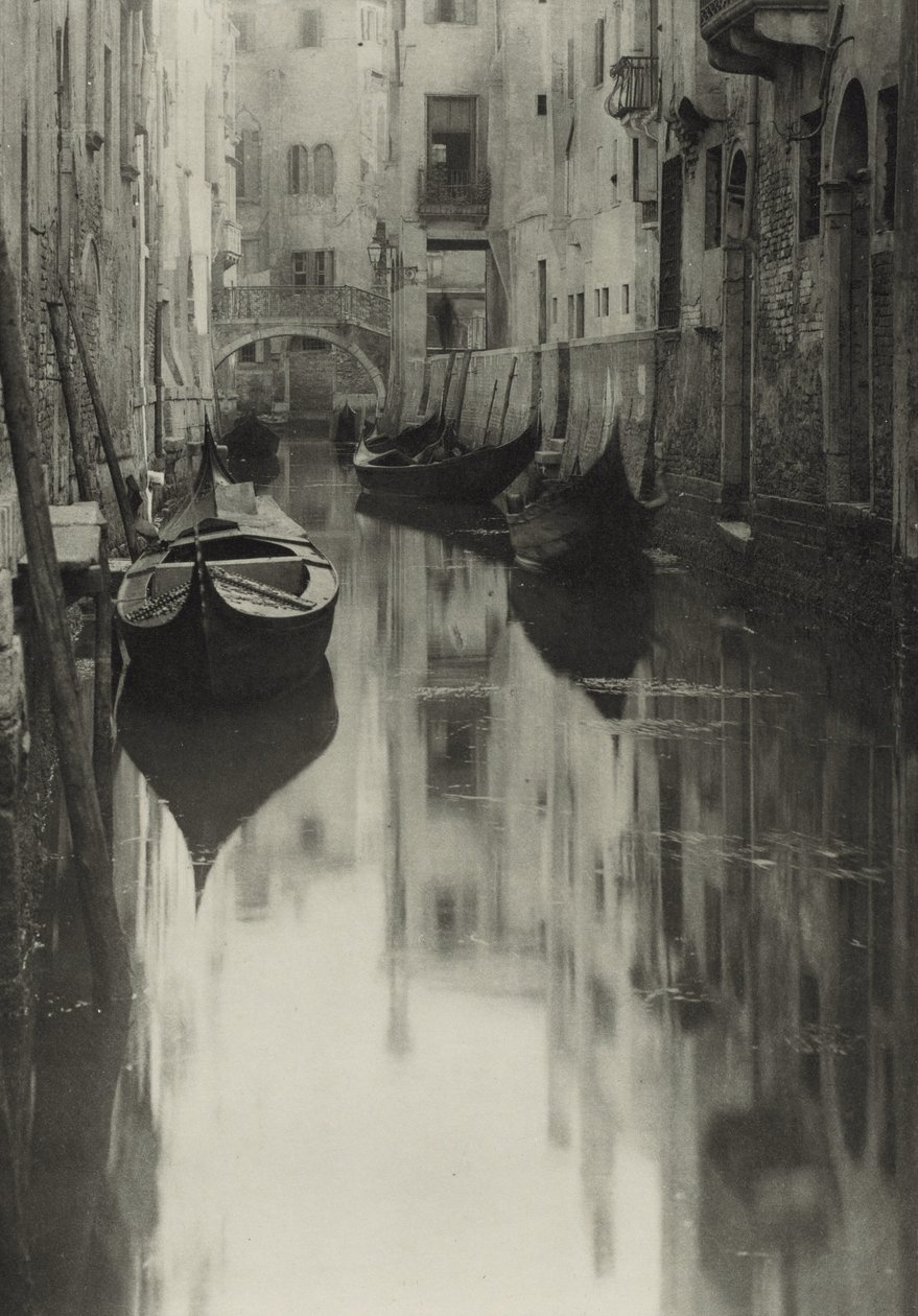 Um canal veneziano de Alfred Stieglitz