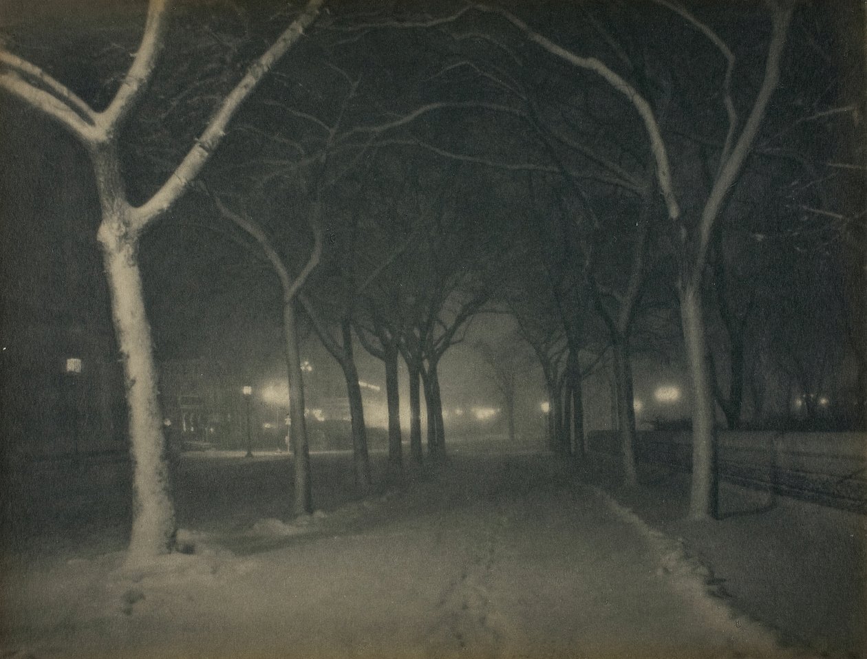 Uma Noite Gelada, Nova York, 1898. de Alfred Stieglitz
