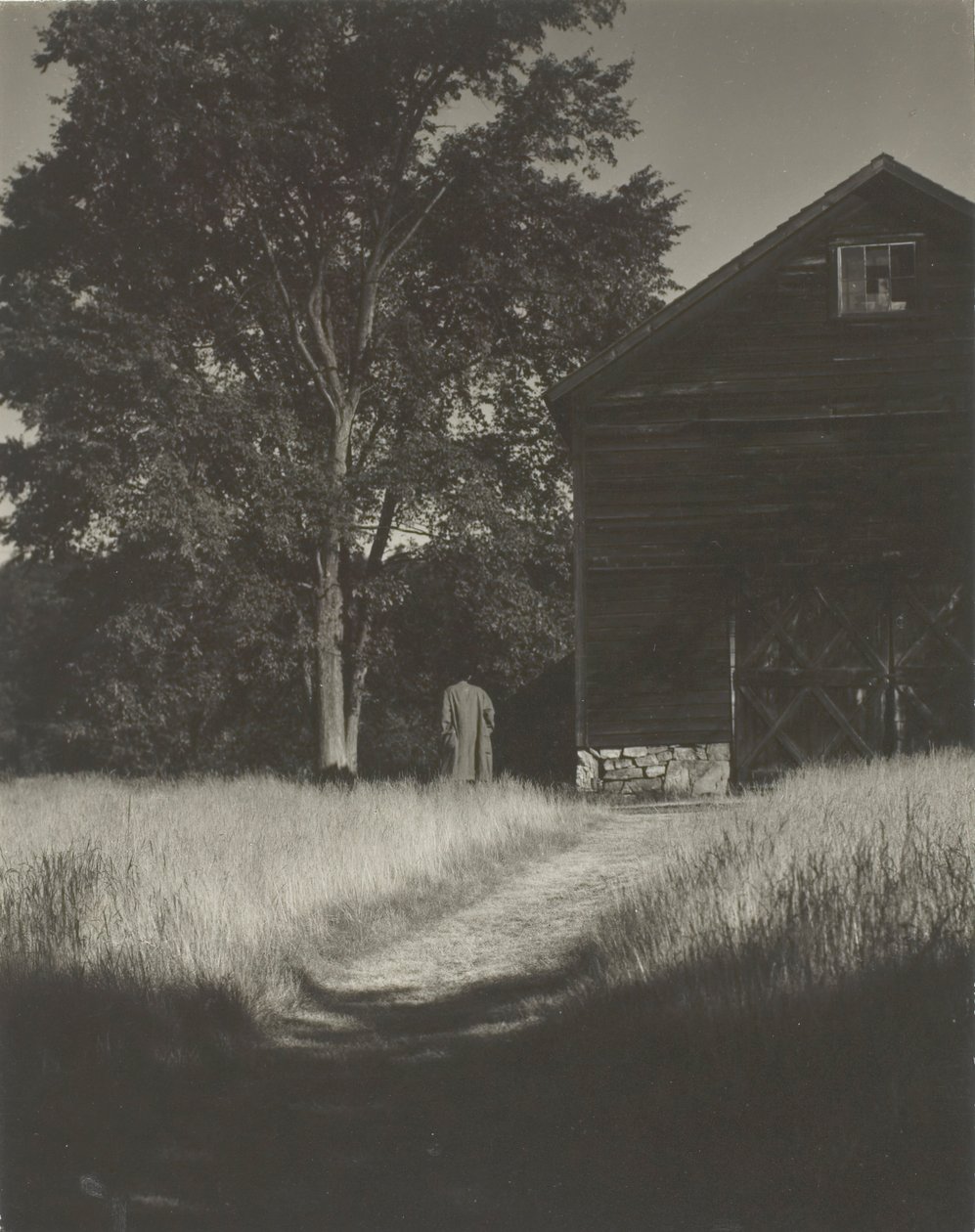 Celeiro, Lago George, 1936. de Alfred Stieglitz