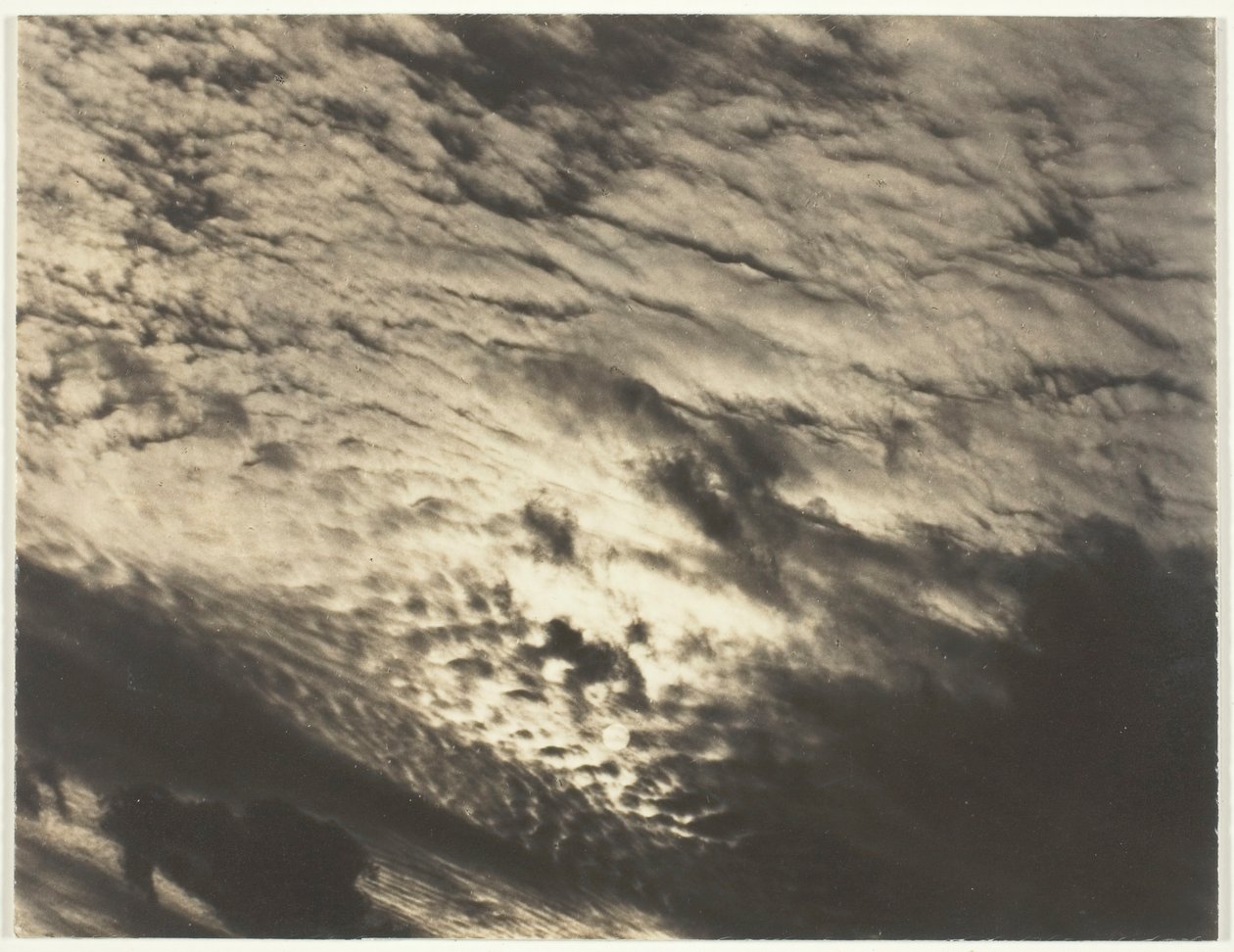 Equivalente, de Set A Third Set, Print 5, 1929. de Alfred Stieglitz