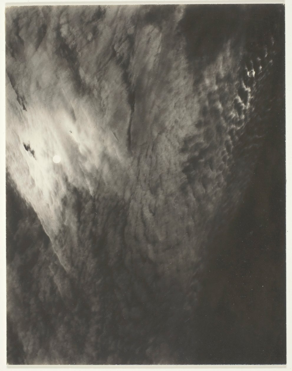 Equivalente, de Set A Third Set, Print 7, 1929. de Alfred Stieglitz