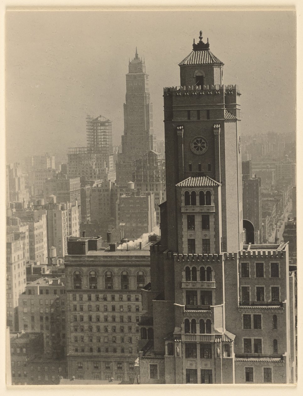[Do Shelton olhando para o norte] de Alfred Stieglitz