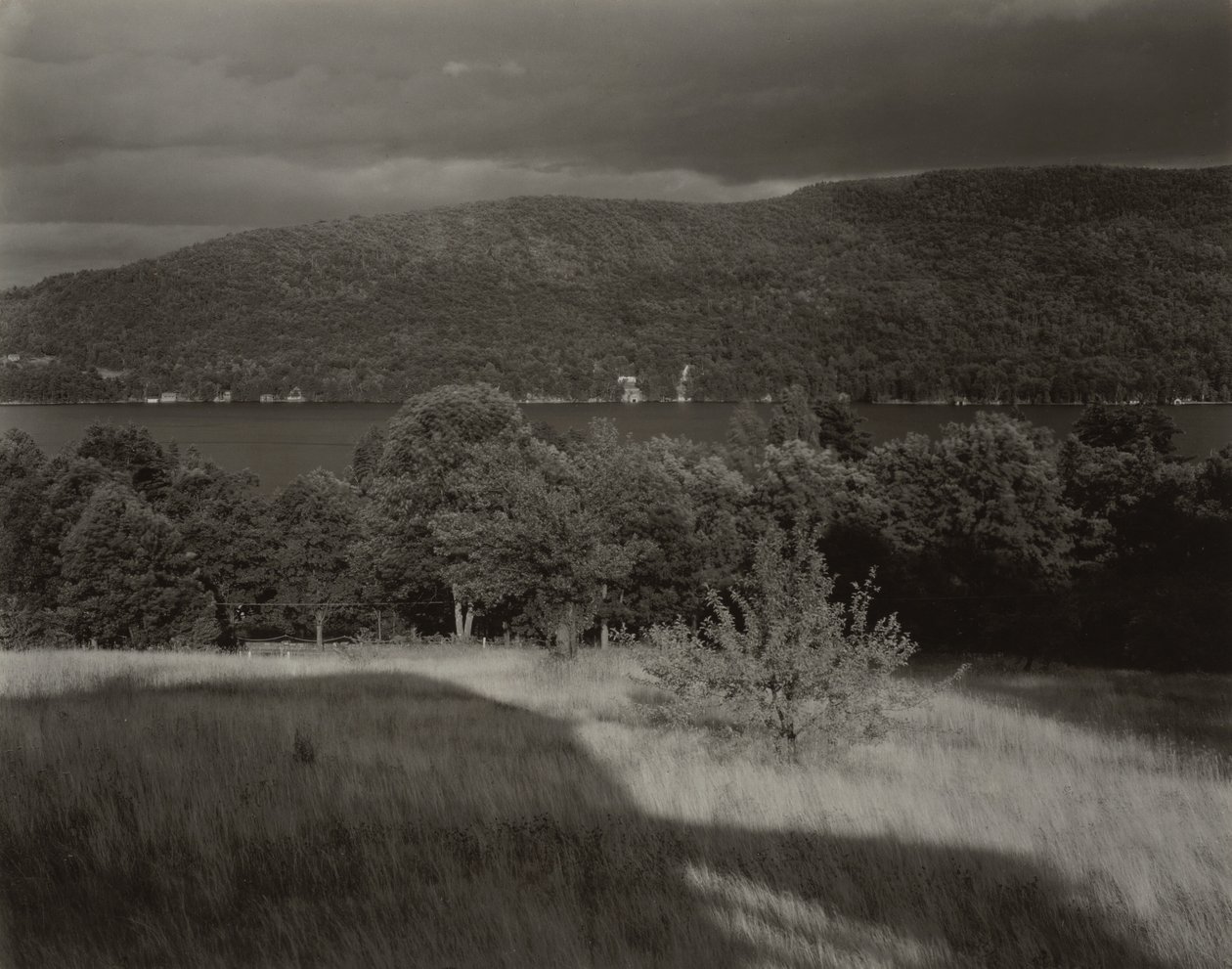 O Lago George visto da colina de Alfred Stieglitz