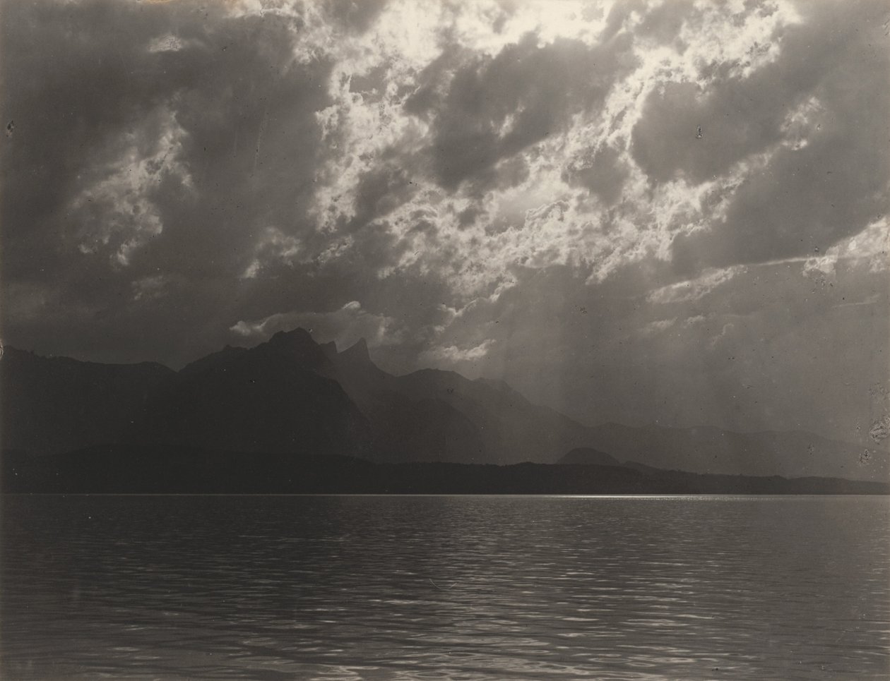 No Lago de Thun, Suíça de Alfred Stieglitz